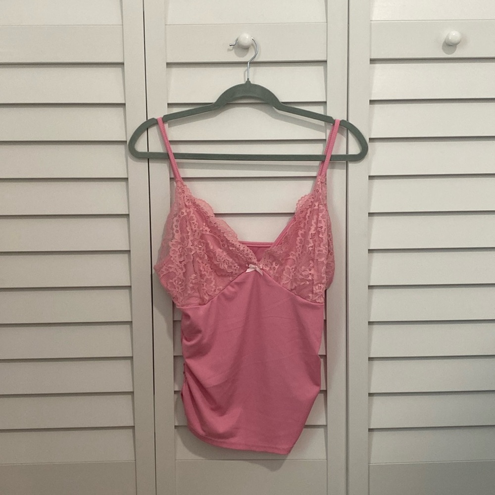 Pink tank top!!💕